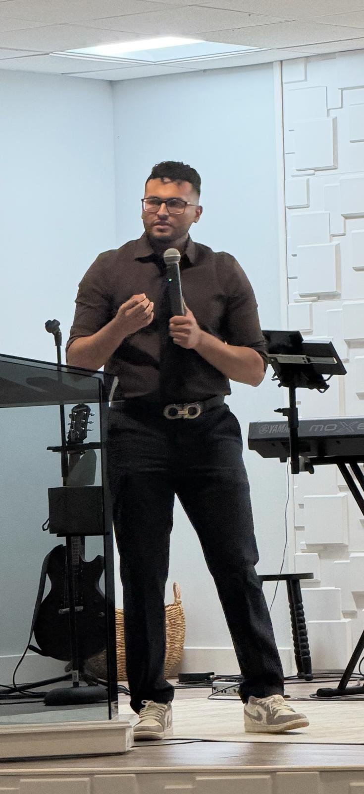 Servicio en la Iglesia Dios de Pactos, Katy TX